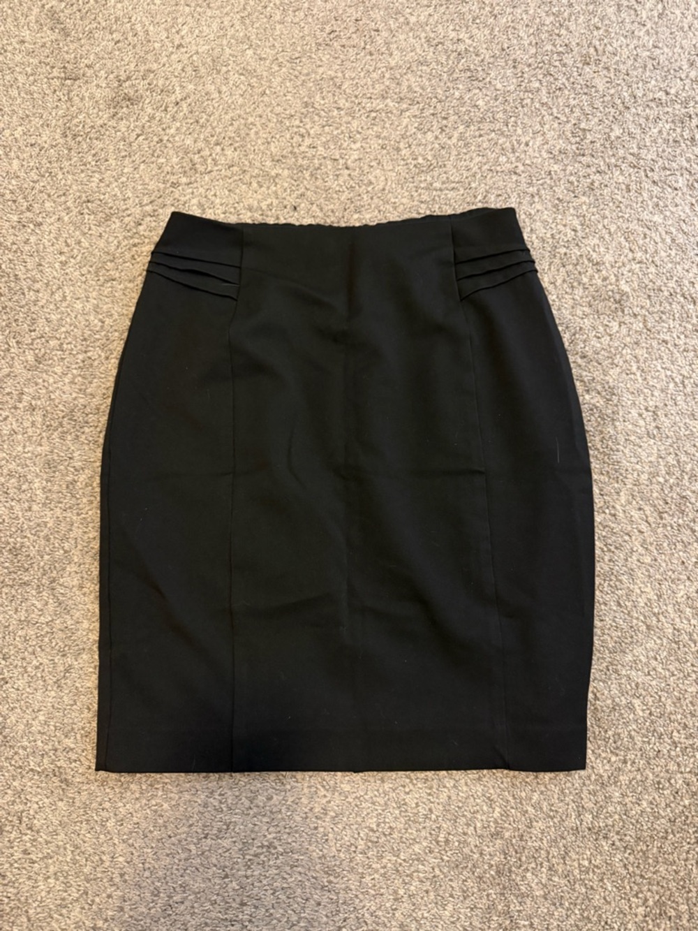 Express - Classic Black Pencil Skirt - Sleek Office Staple